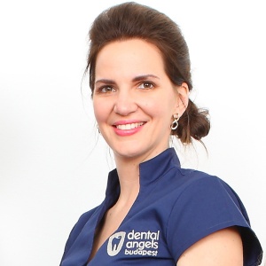 Dr. Melinda Csapó