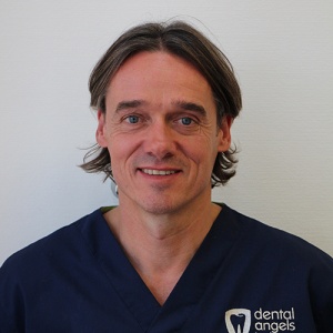 Dr. Zsolt Ficsor