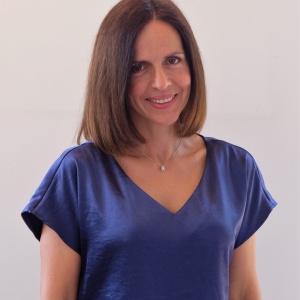 Dr. Renáta Jáky